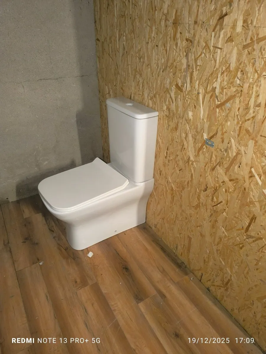 Toilet - Image 3