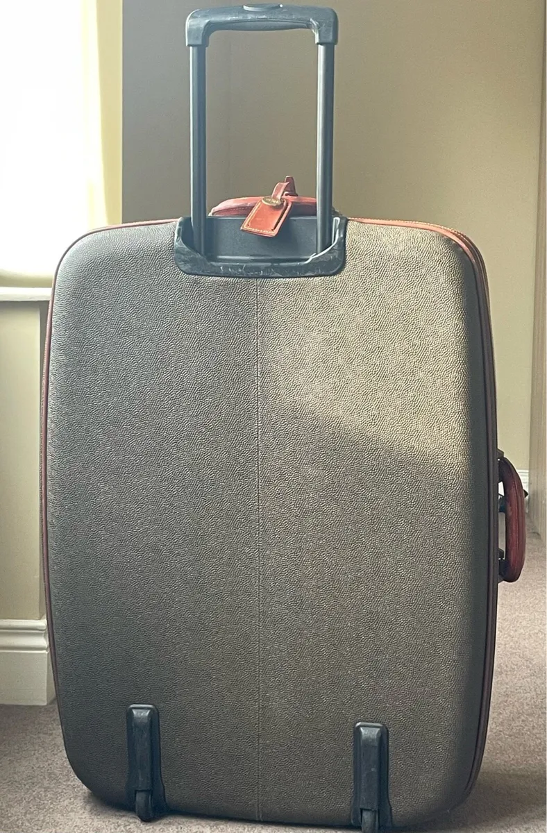 Mulberry luxury Suitcase - Image 4