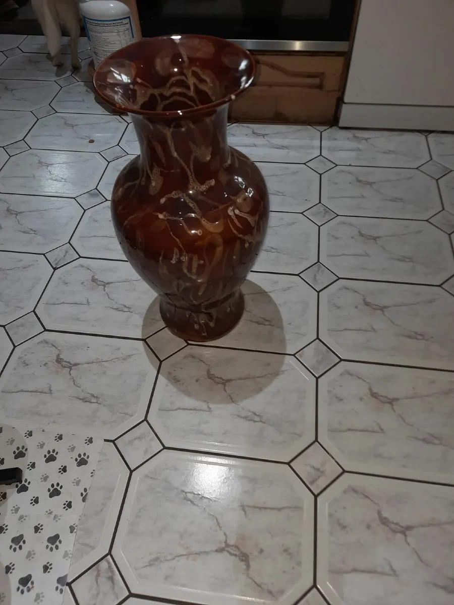 Large vase - Image 1