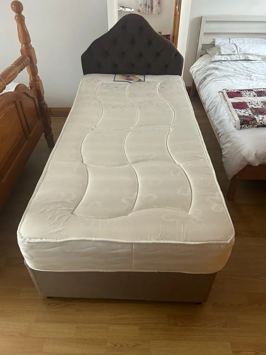 Single Bed + Base - Image 1