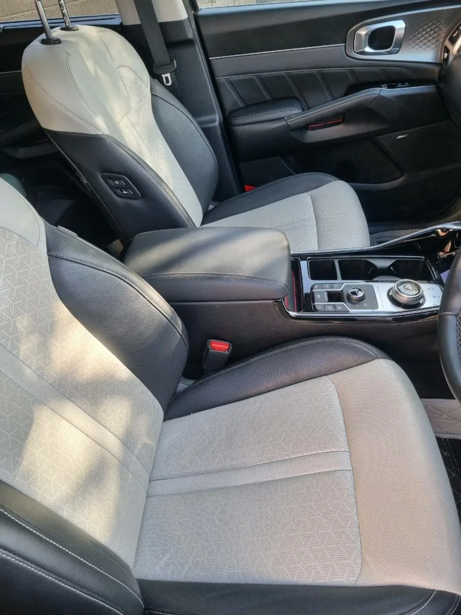 Kia Sorento - Image 2