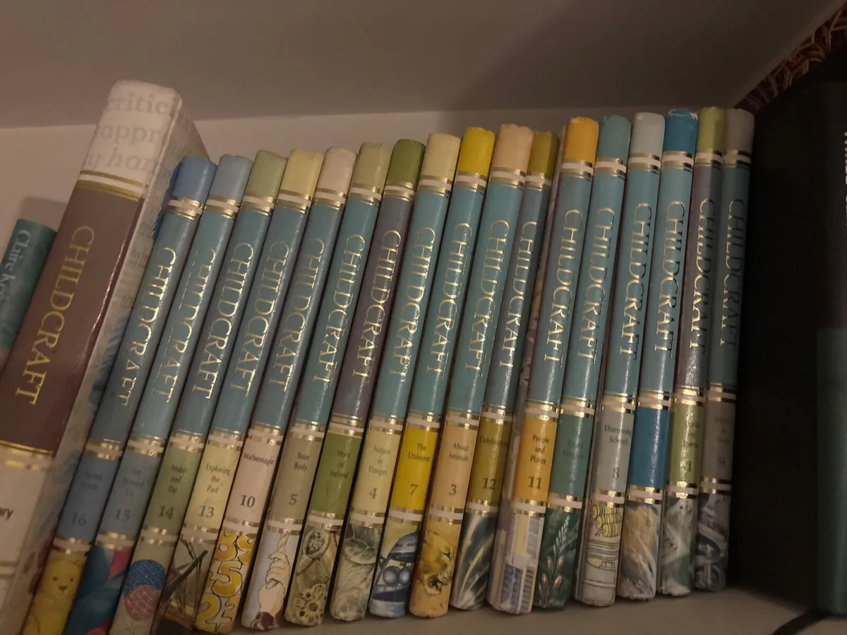 Child craft book set - Image 1