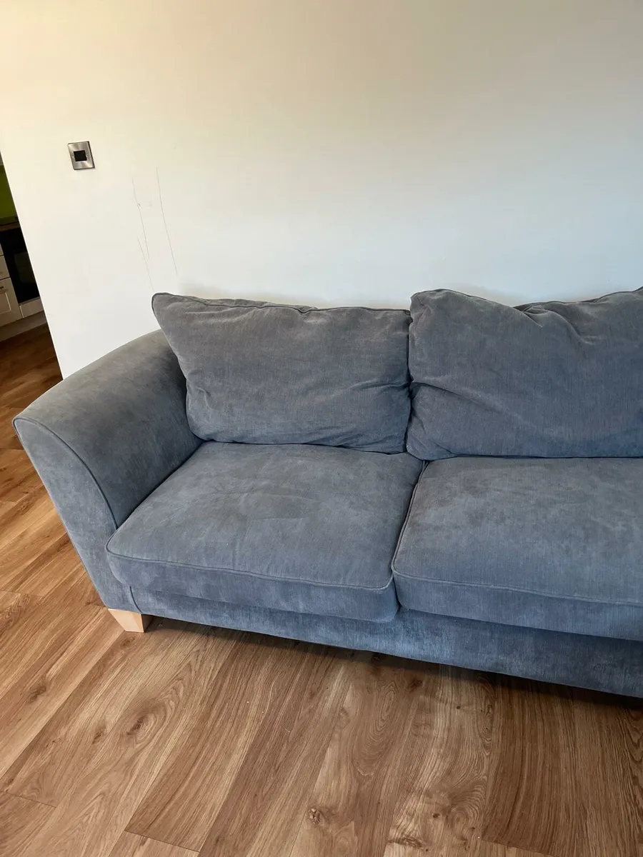 Couch - Image 2