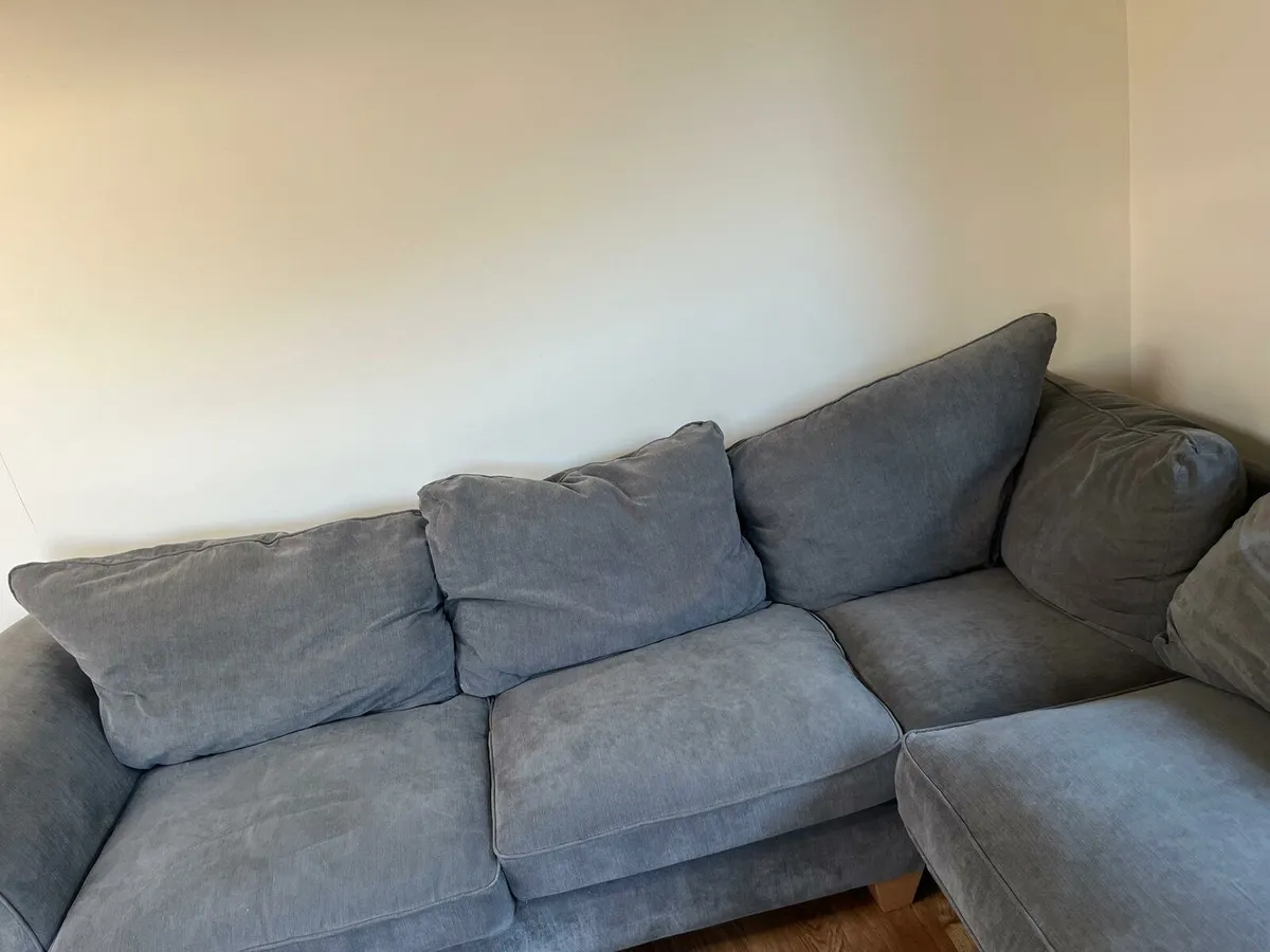 Couch - Image 4