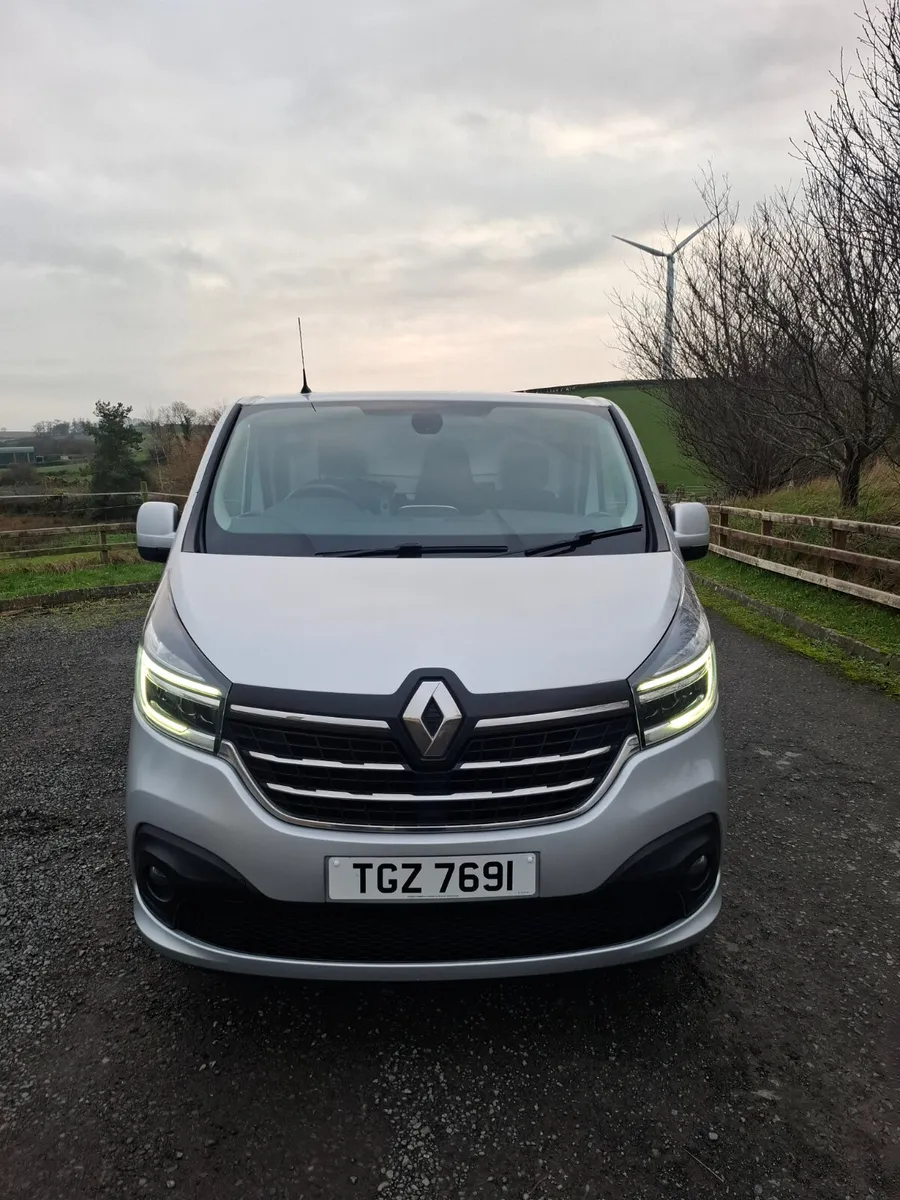 2021 Renault Trafic sport - Image 2