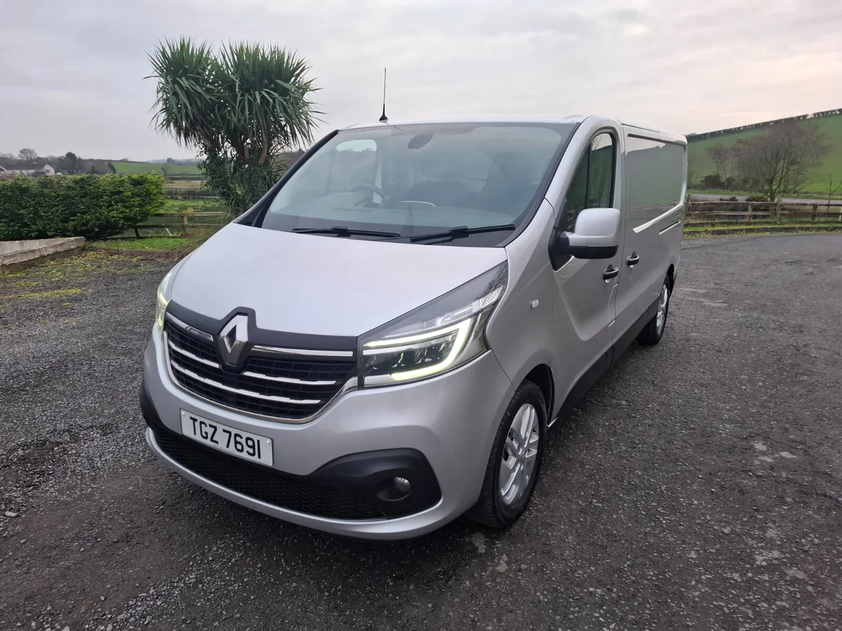 2021 Renault Trafic sport - Image 3