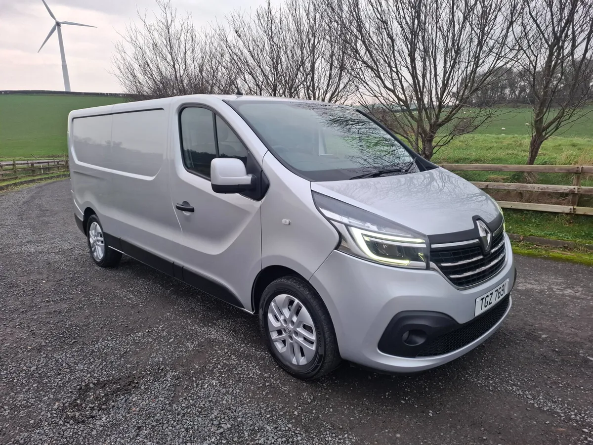 2021 Renault Trafic sport - Image 1