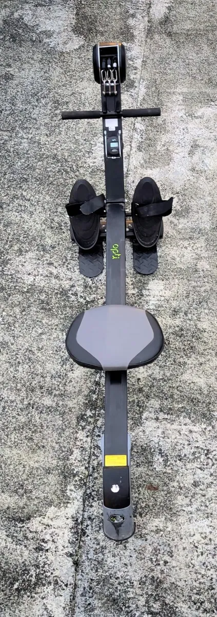 Rowing machine - Image 1