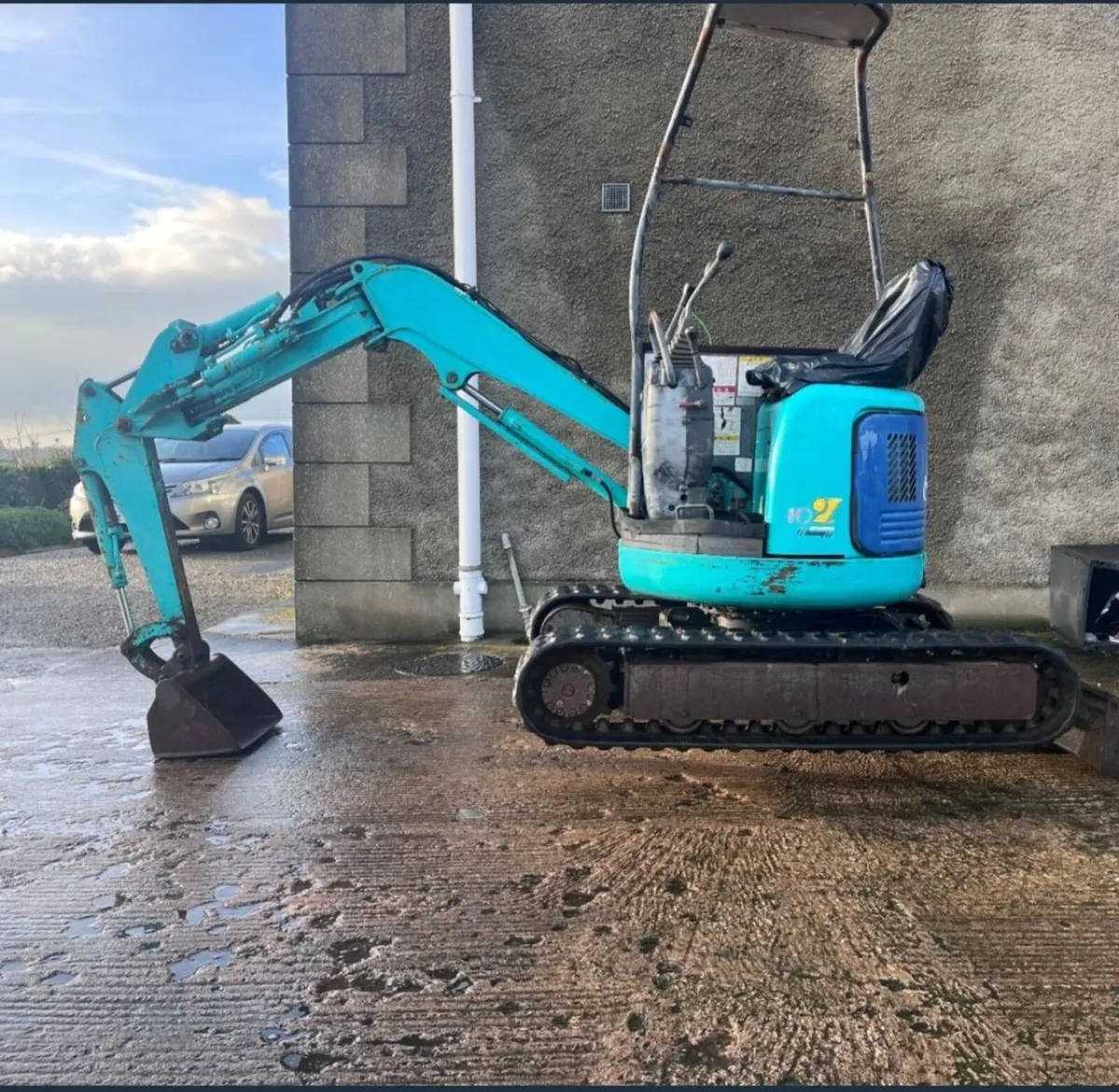 Ihi 10z mini digger cars / vans / garage - Image 1