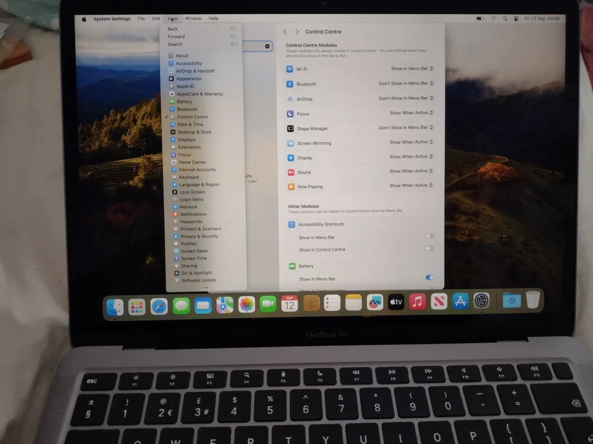 Apple MacBook Air M1 13 " - Image 1