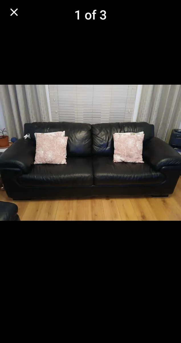 Leather sofa  3seater and 2 one seaters - Image 1