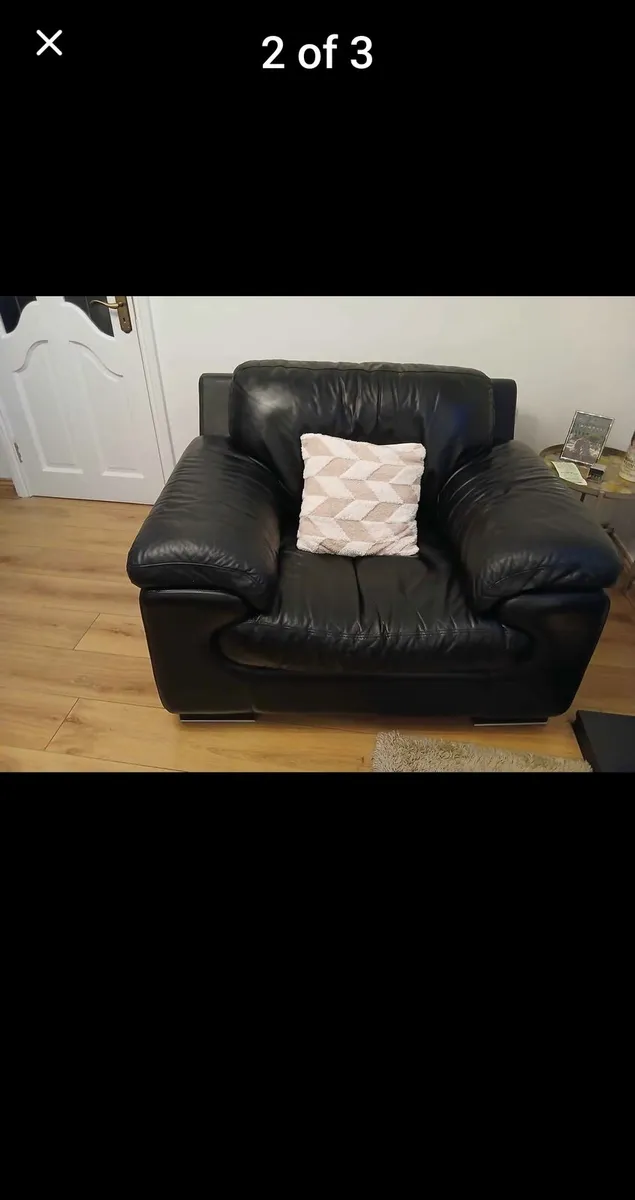 Leather sofa  3seater and 2 one seaters - Image 2