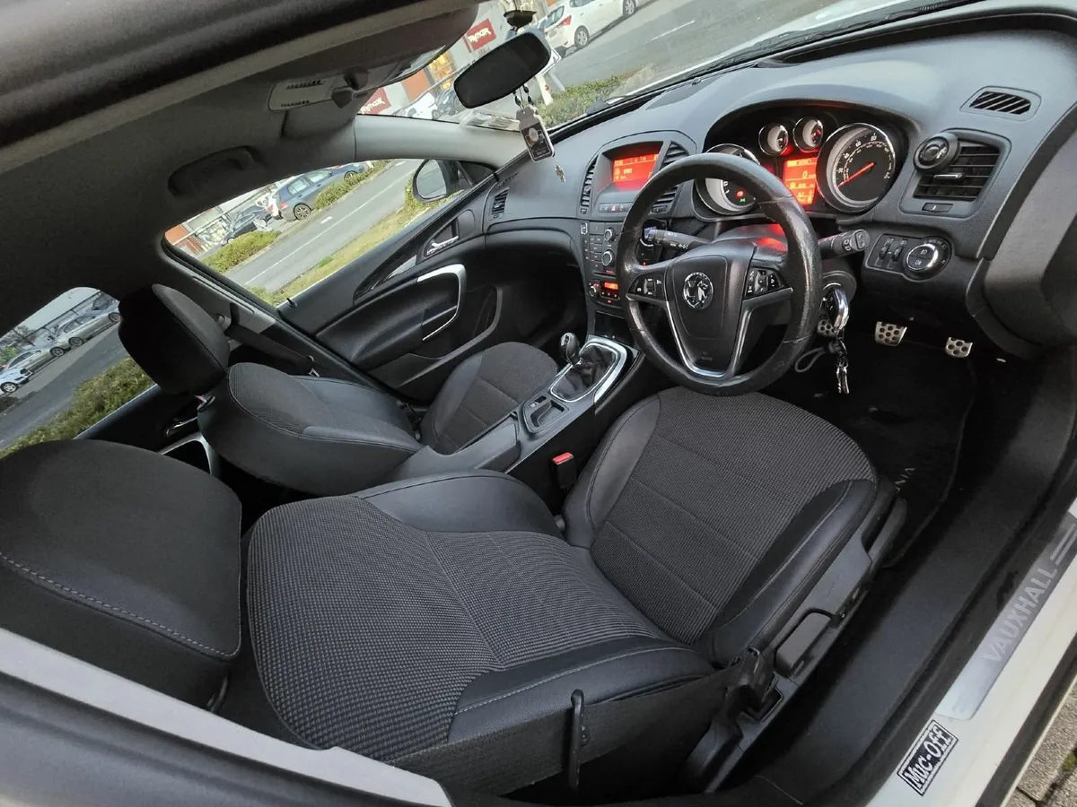 Vauxhall Insignia 2012 - Image 4
