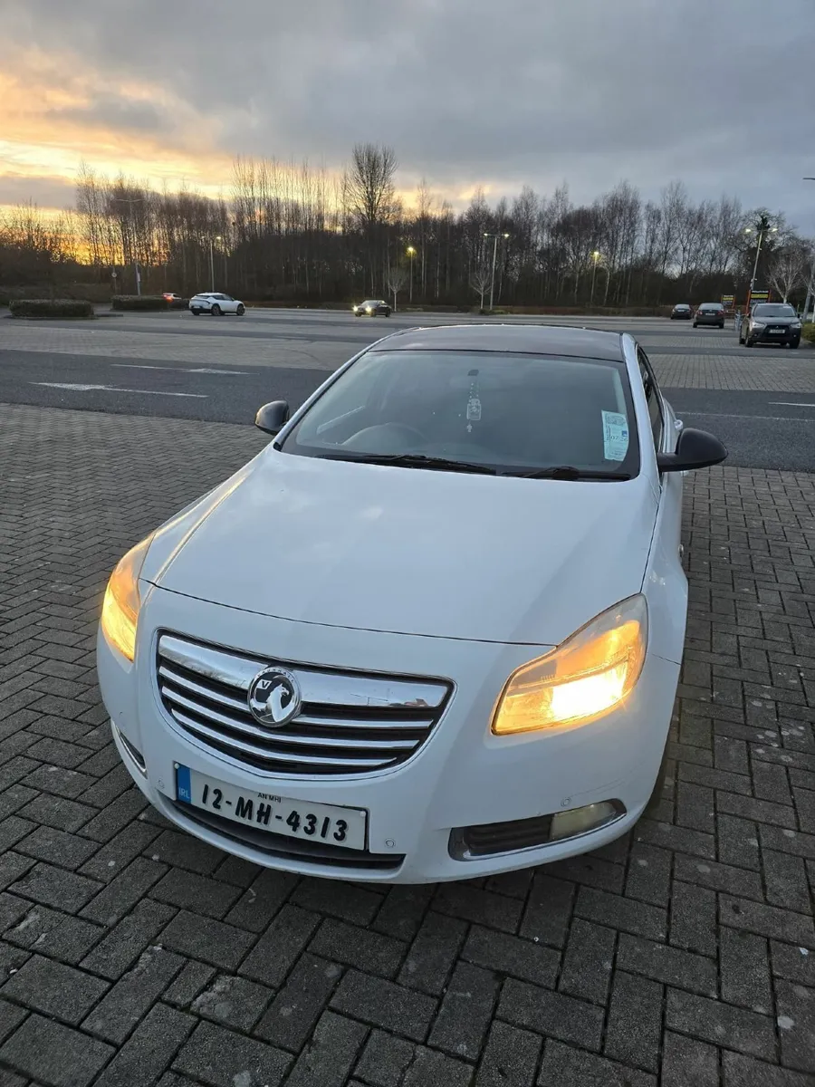Vauxhall Insignia 2012 - Image 1