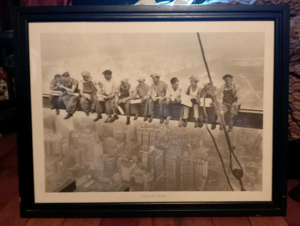 Lunchtime Atop a Skyscraper Large Picture - Image 3