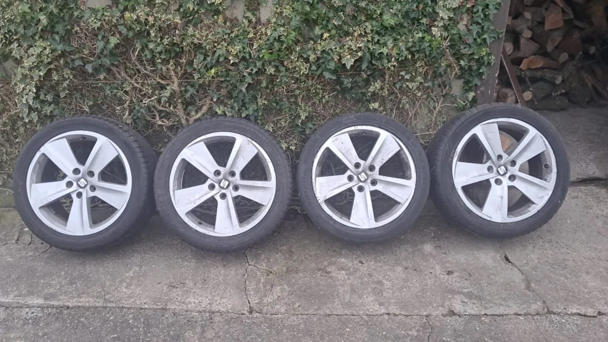 Genuine Seat Alloys 17” - Image 1