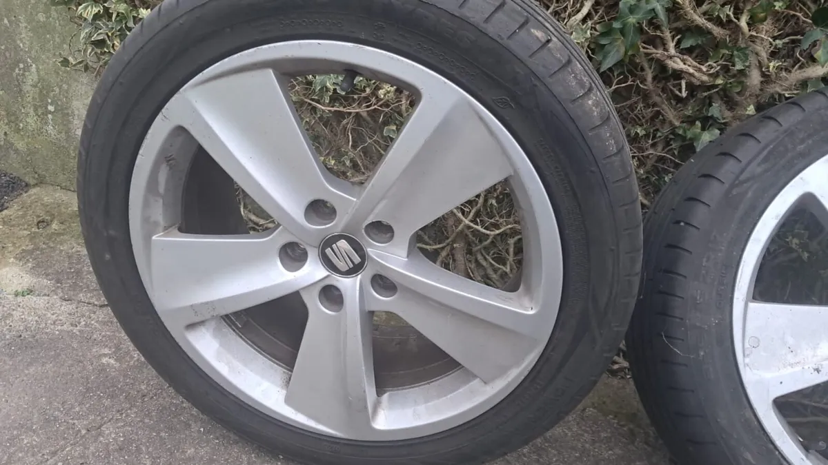 Genuine Seat Alloys 17” - Image 3