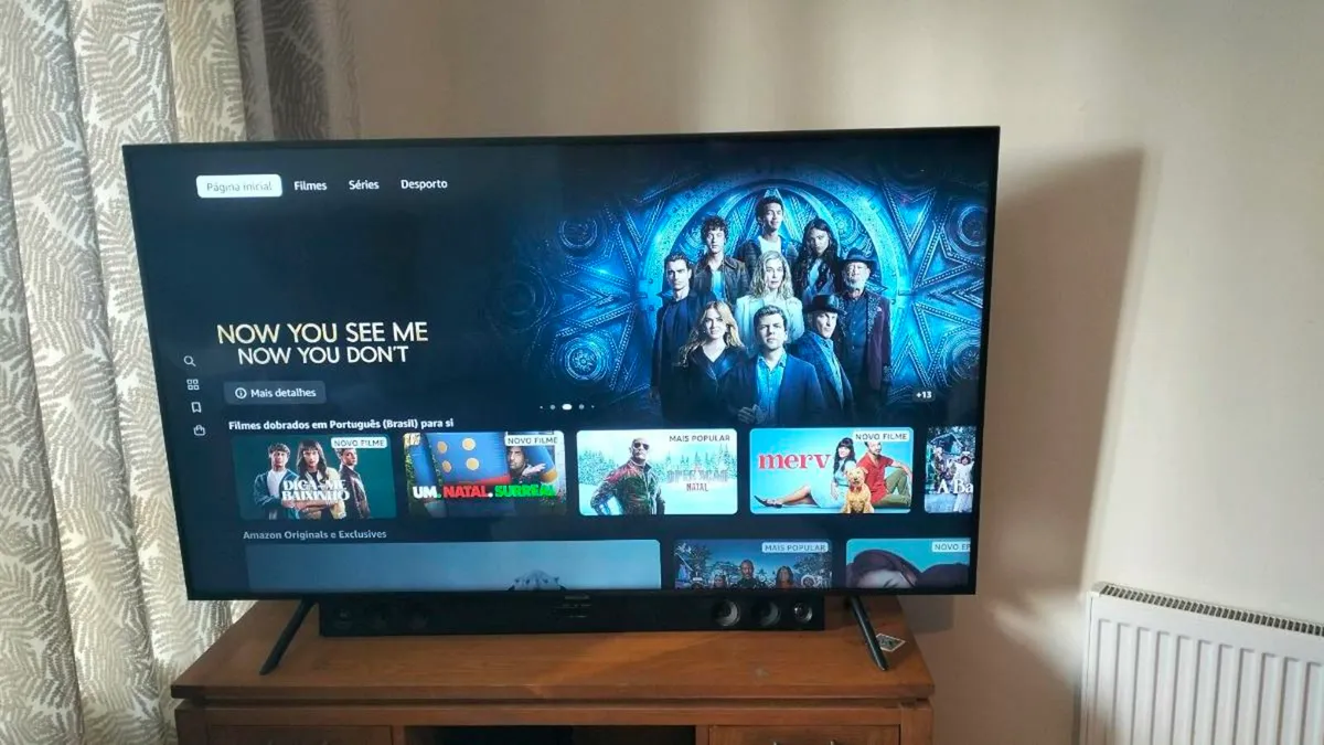 Samsung 65" Smart 4K Ultra + Wall Mount Bracket - - Image 1