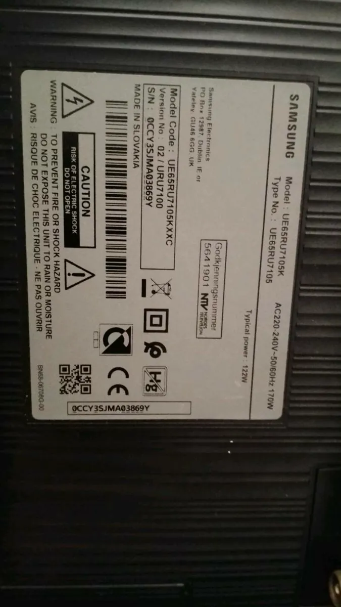 Samsung 65" Smart 4K Ultra + Wall Mount Bracket - - Image 2