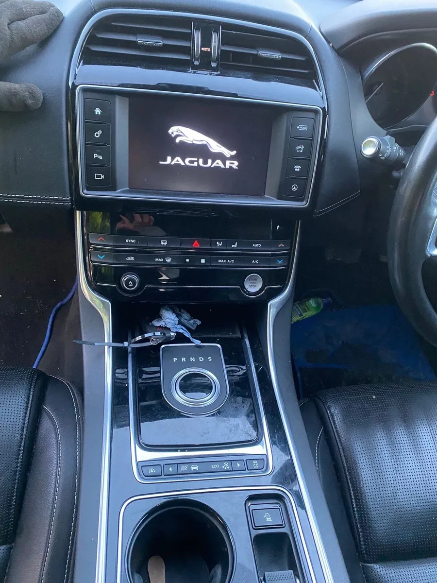 🟢 2016 JAGUAR XE R Sport ⚠️BREAKING FOR PARTS - Image 4