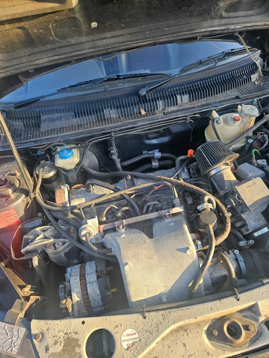 Peugeot  205 gti 1.9 - Image 1