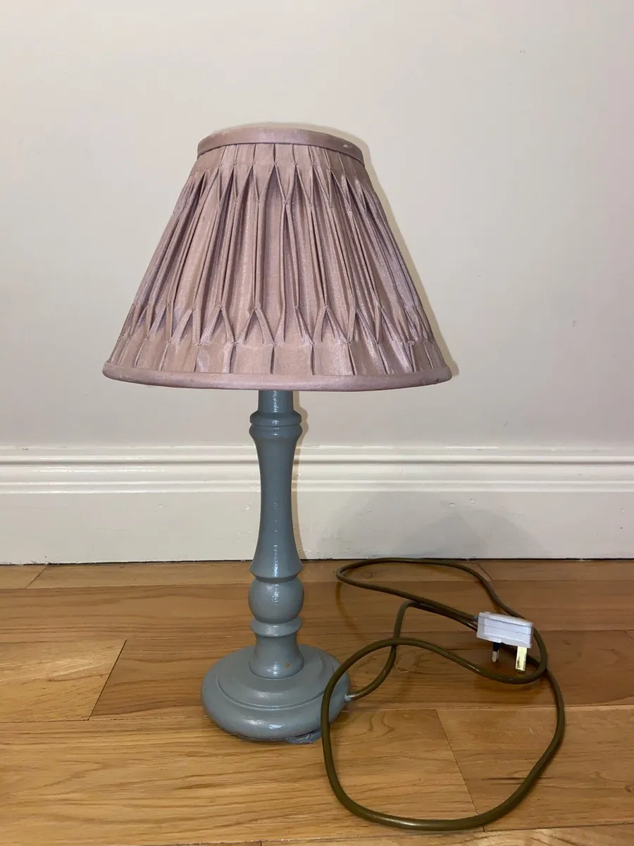 Lamp & lamp shade - Image 1