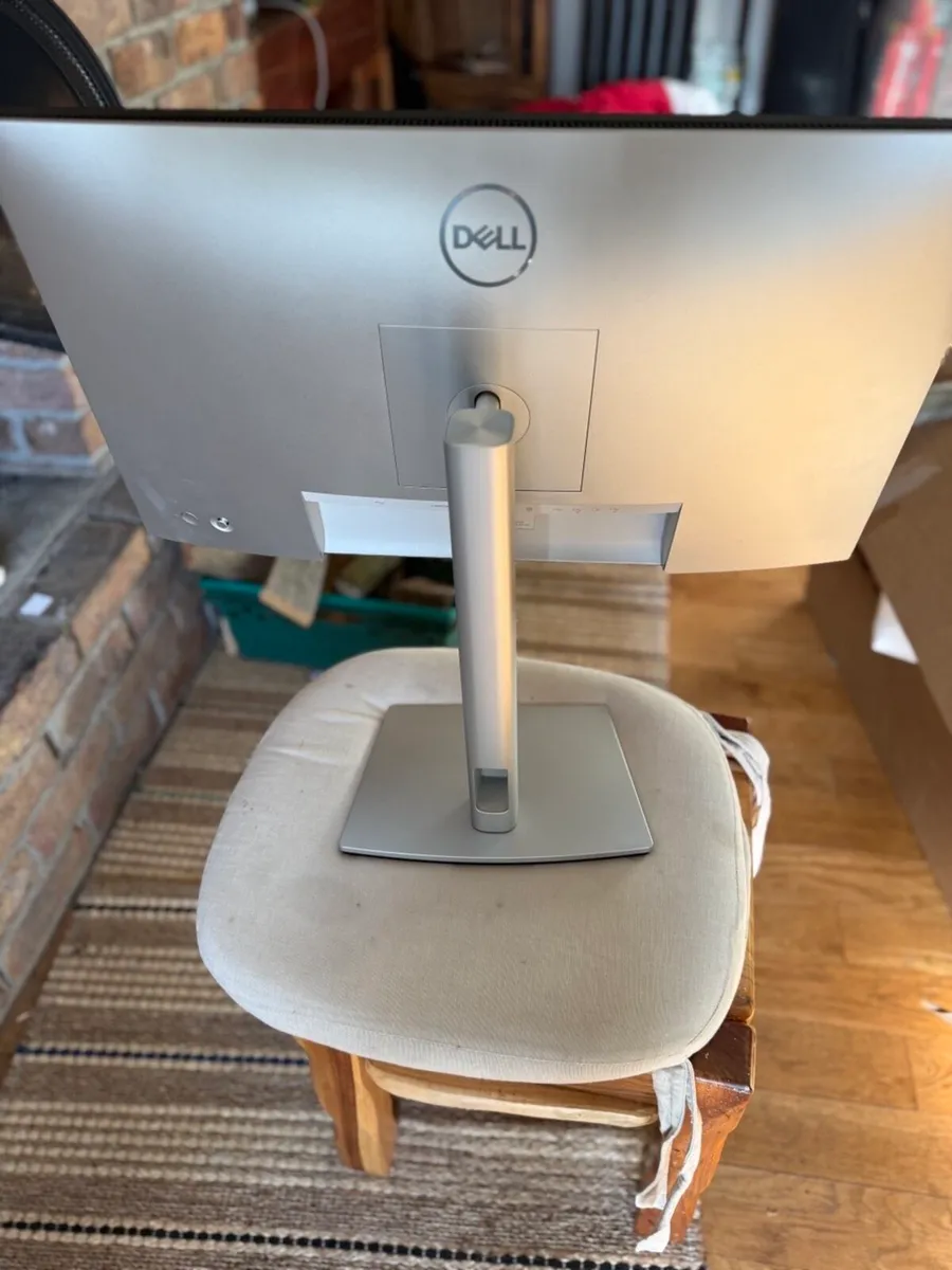 Dell silver monitor - Image 2