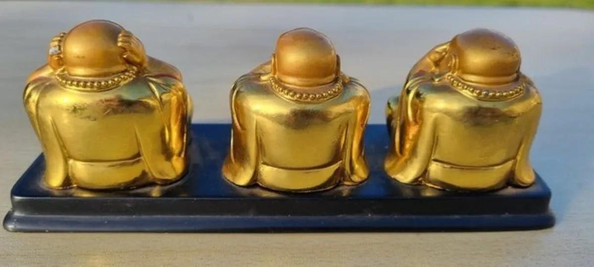Three brass Buddha figurines - Image 4