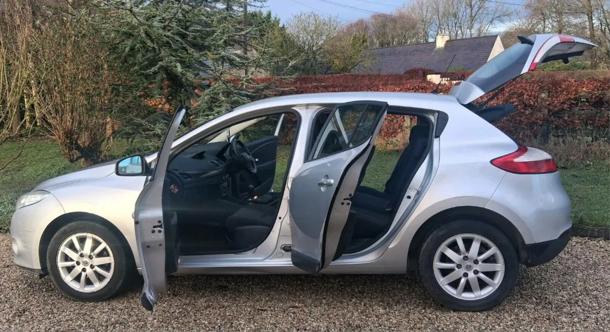 10 Megane 1.5 DCi 255km 09/26 tax 1/26 - Image 4