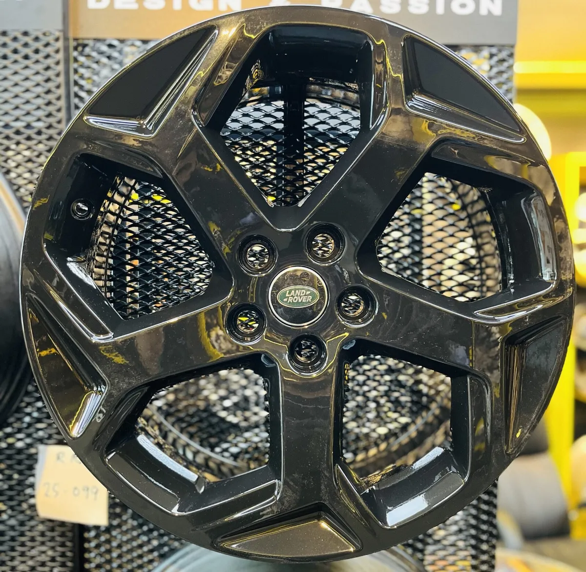 Range Rover 20 inch alloy wheels - Image 2