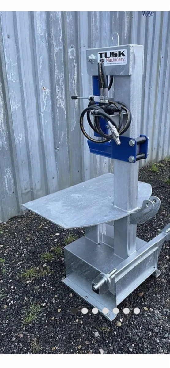 Tusk Log Splitter - Image 1