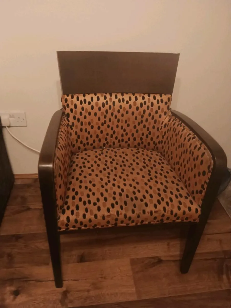Lovely side chair,as is 40 Euro - Image 3