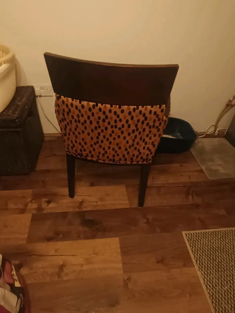 Lovely side chair,as is 40 Euro - Image 4