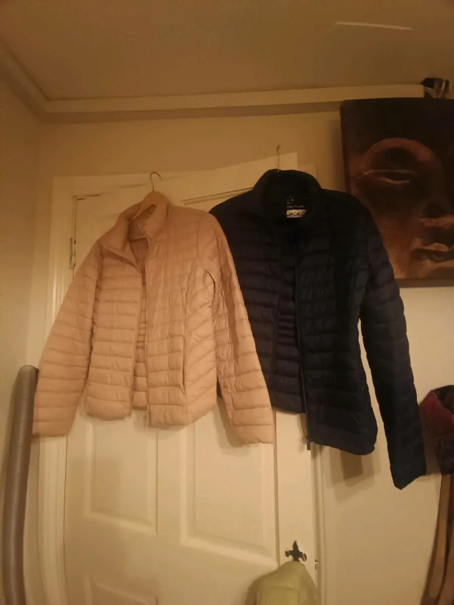 3 like new ,med oats 15 lot - Image 2