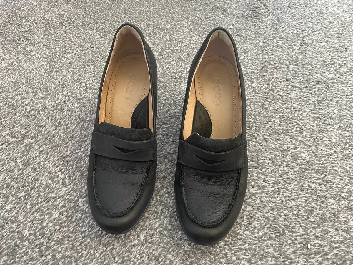 Ecco black leather shoes with blue heels - Image 2