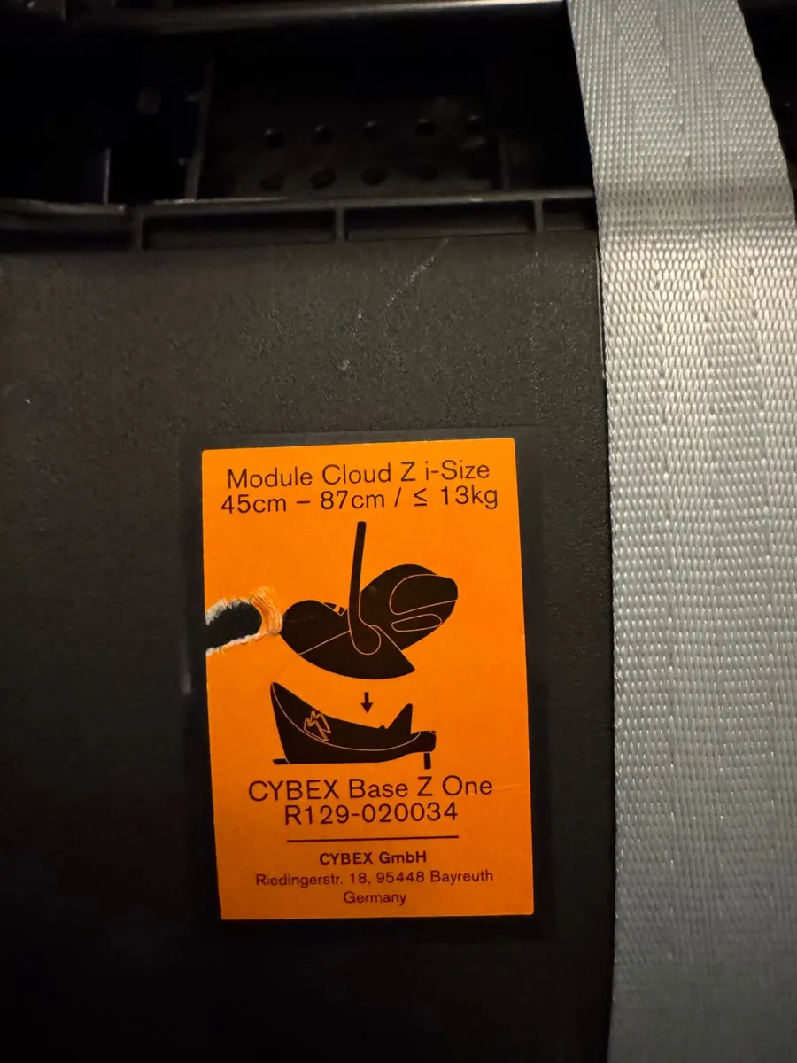 Cybex Baby Seat and Isofix - Image 1