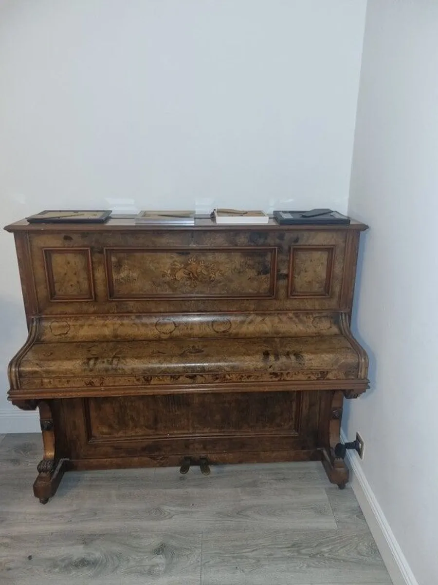 Piano - Image 1