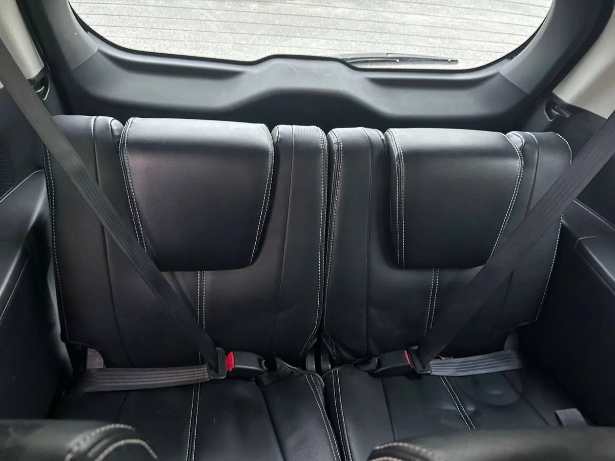 Mazda Premacy 2013 - Image 2