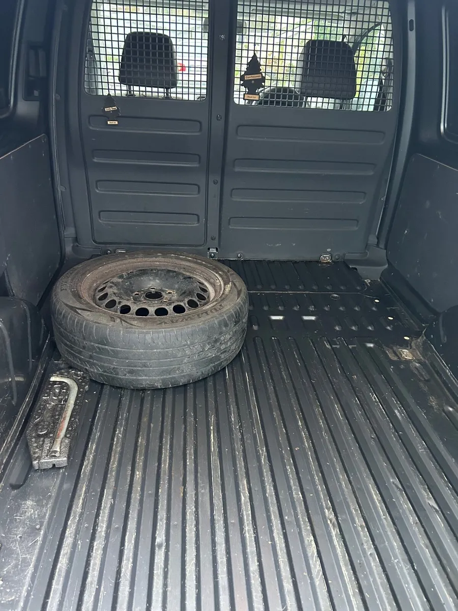 2012 Volkswagen caddy 1.6 doe June 26 - Image 3