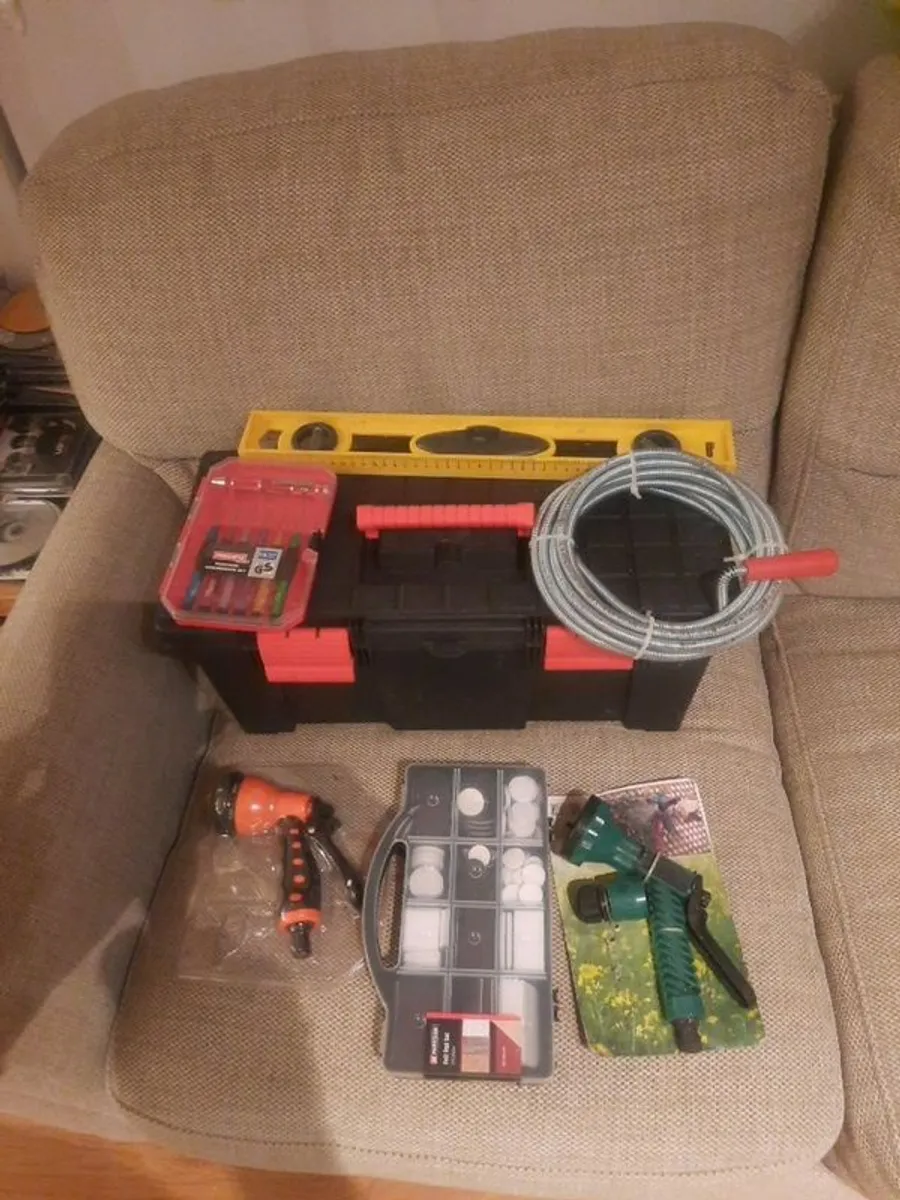 various items - Image 2