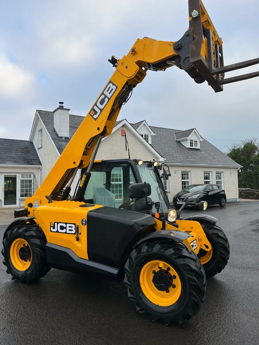 2017 JCB 525-60 Agri Hi Viz - Image 1