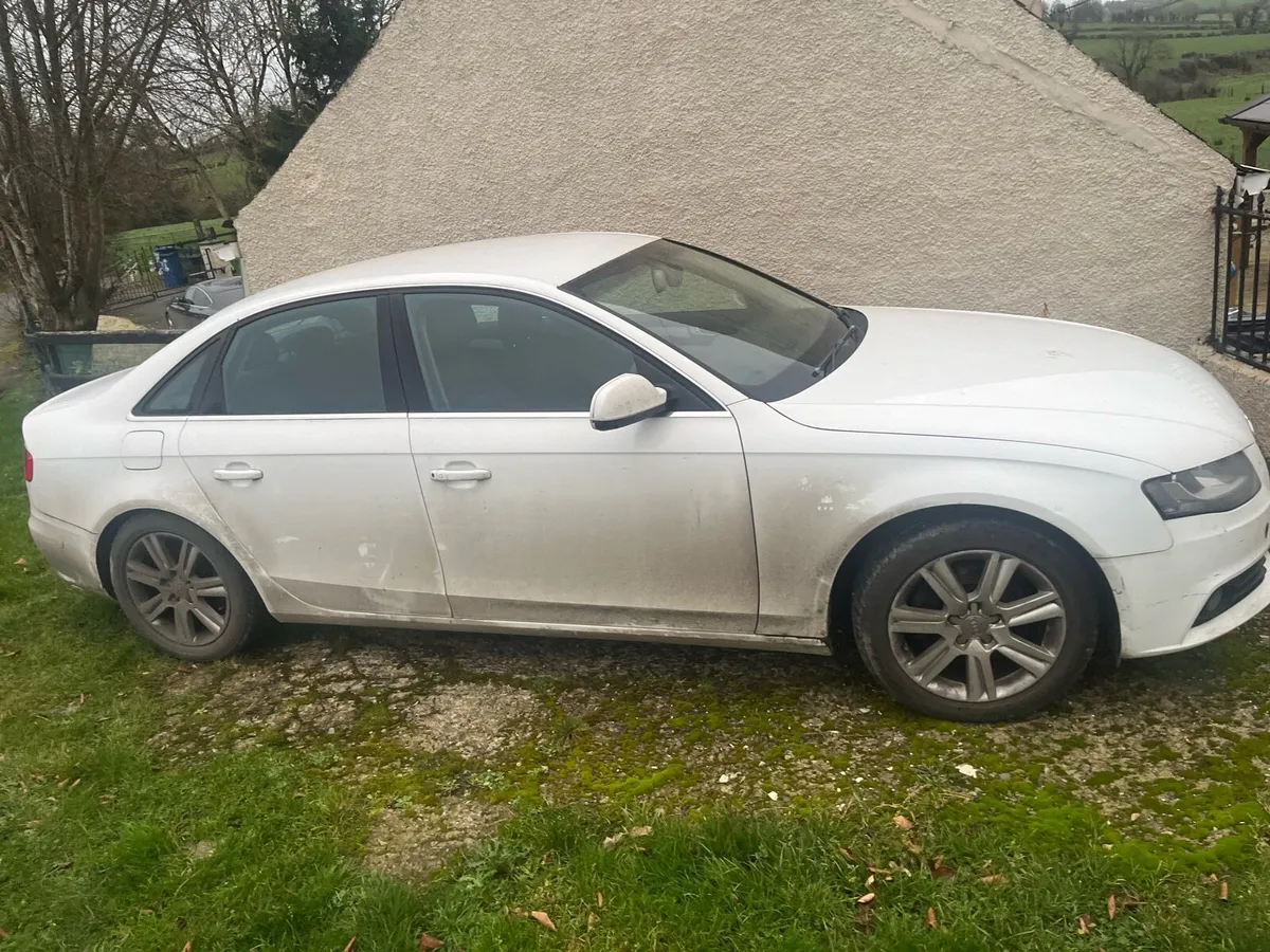 2010 Audi a4 - Image 2