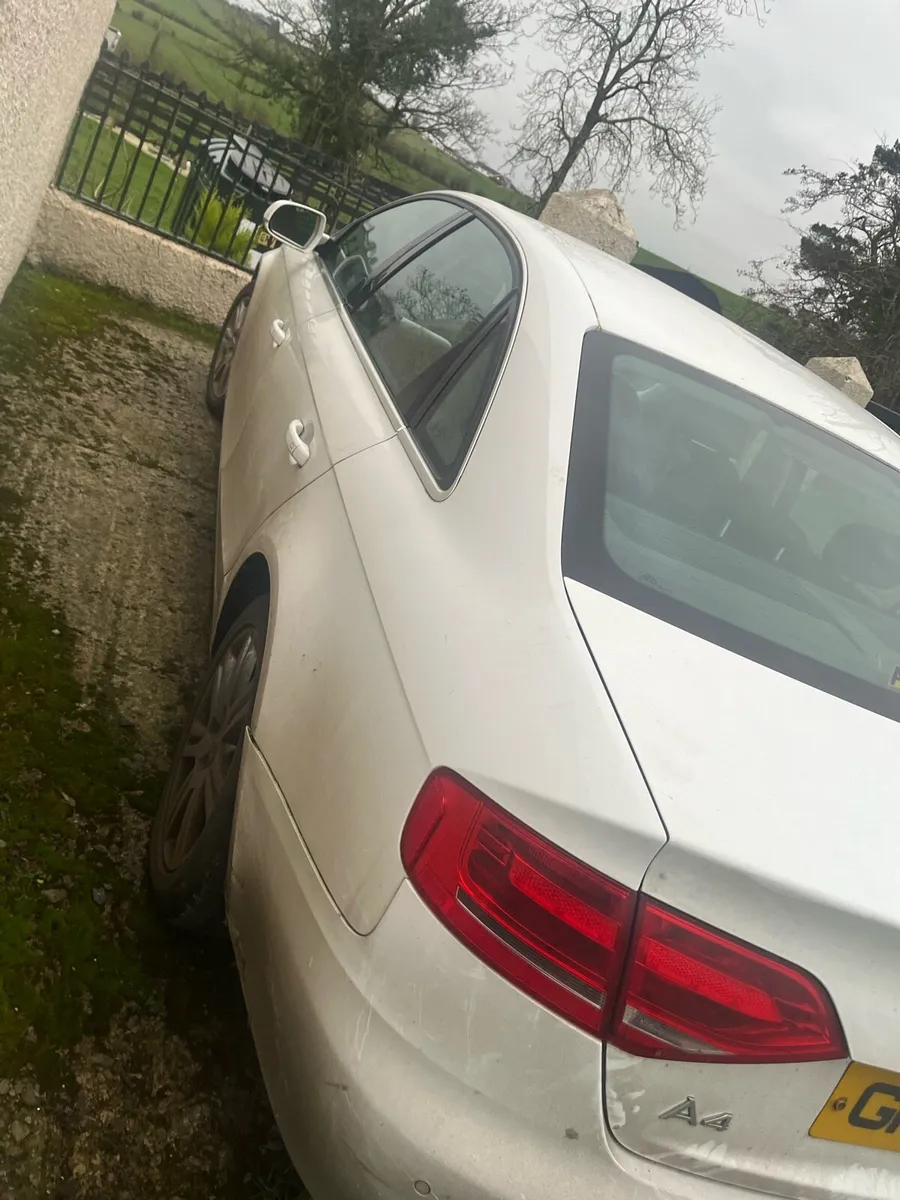 2010 Audi a4 - Image 3