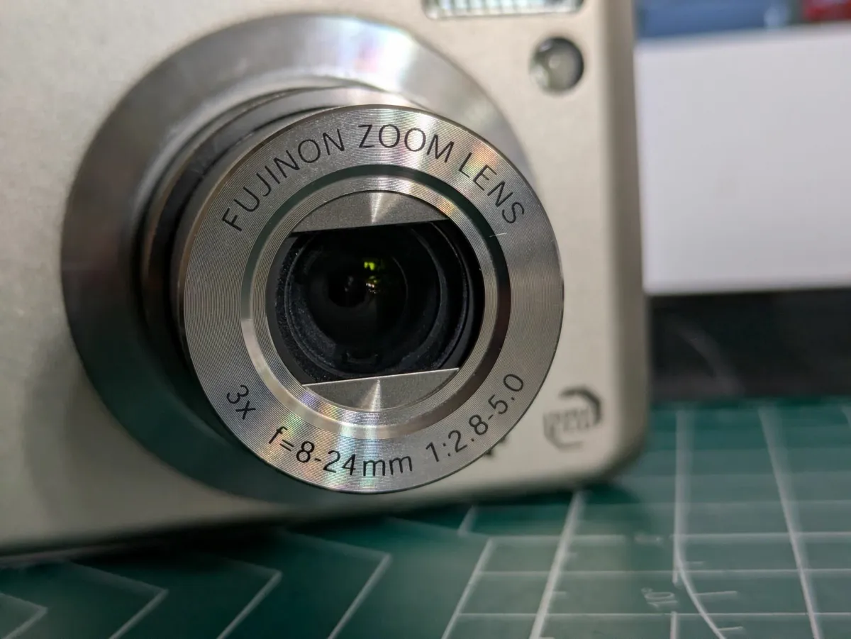 Fujifilm F30 SuperCCD🌈💥 digital compact camera - Image 3