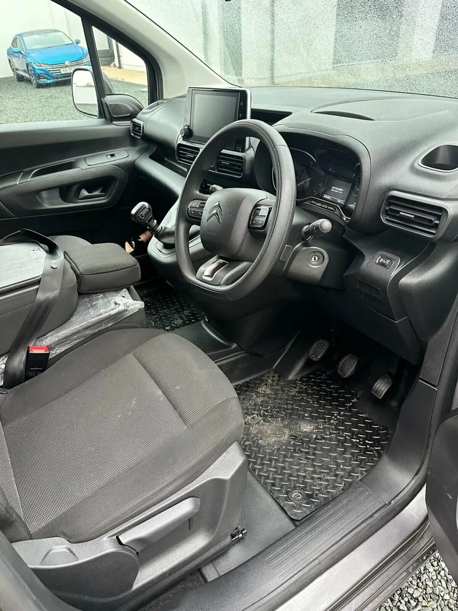 1.5 BlueHDi 1000 Driver Edition M Panel Van 5dr Di - Image 4