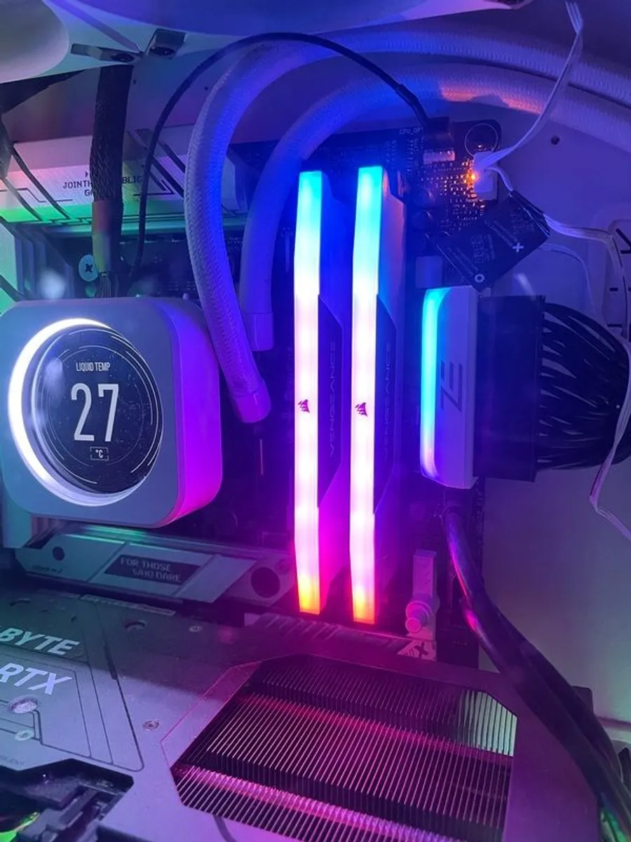 Corsair Vengeance 64gb (2 X 32gb) Pc5-41600 (ddr5-5200) White Rgb - Image 4