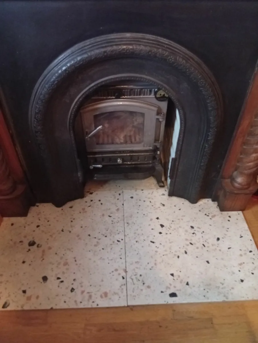 MultiFuel Cast Iron Henley 8kw stove+surround set - Image 3