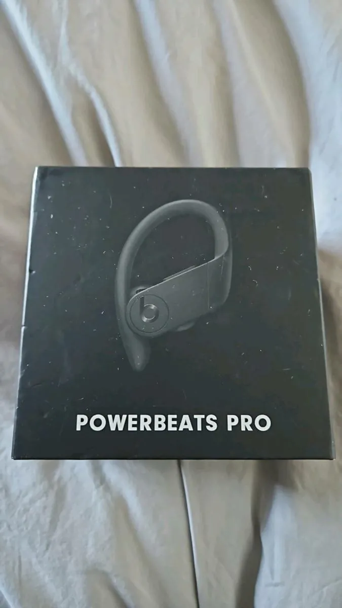 Powerbeats pro wireless esrphones - Image 1