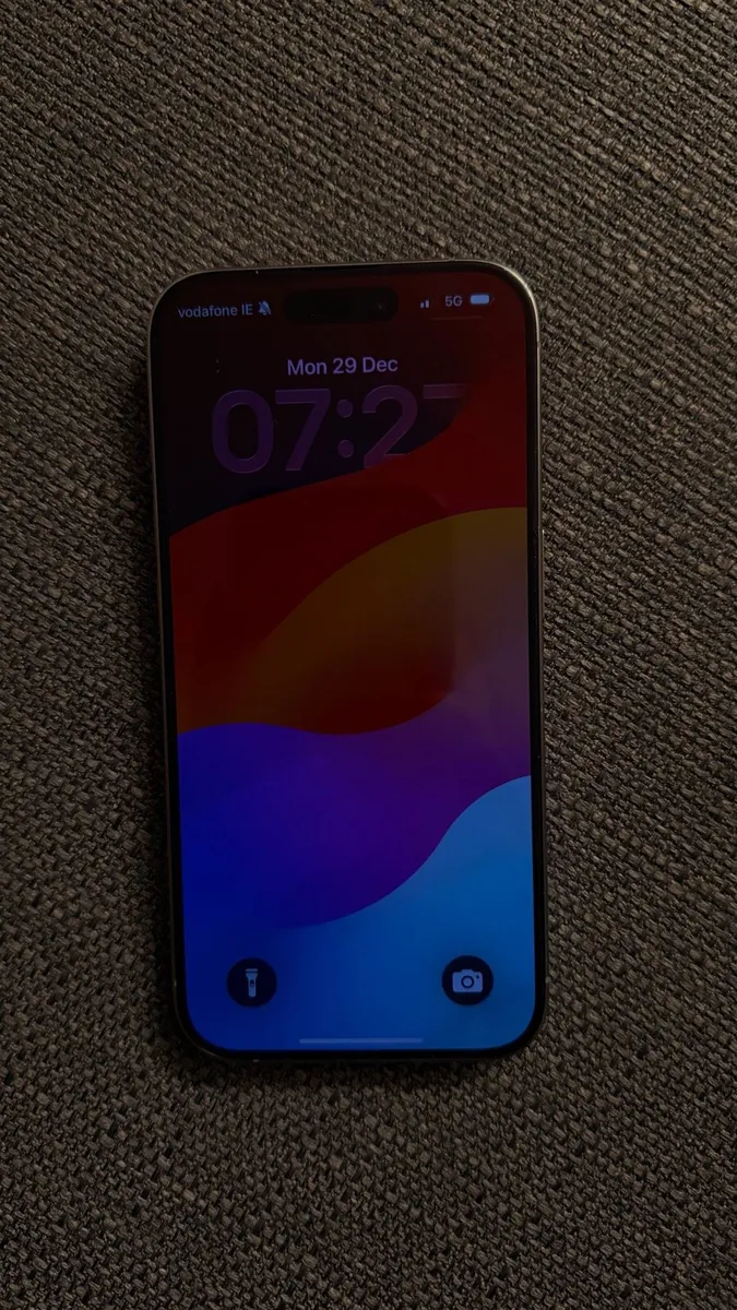 iphone 15 pro 128 - Image 1