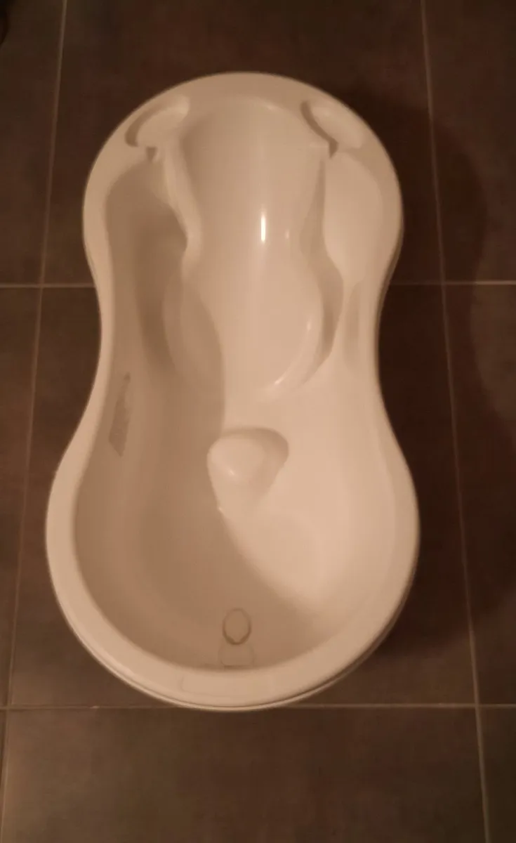 Strata - Deluxe Baby Bath Tub [FREE] - Image 2